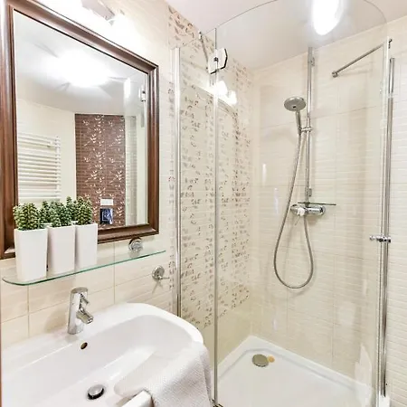 Prywatny 413 W Arka Medical Przy Plazy *